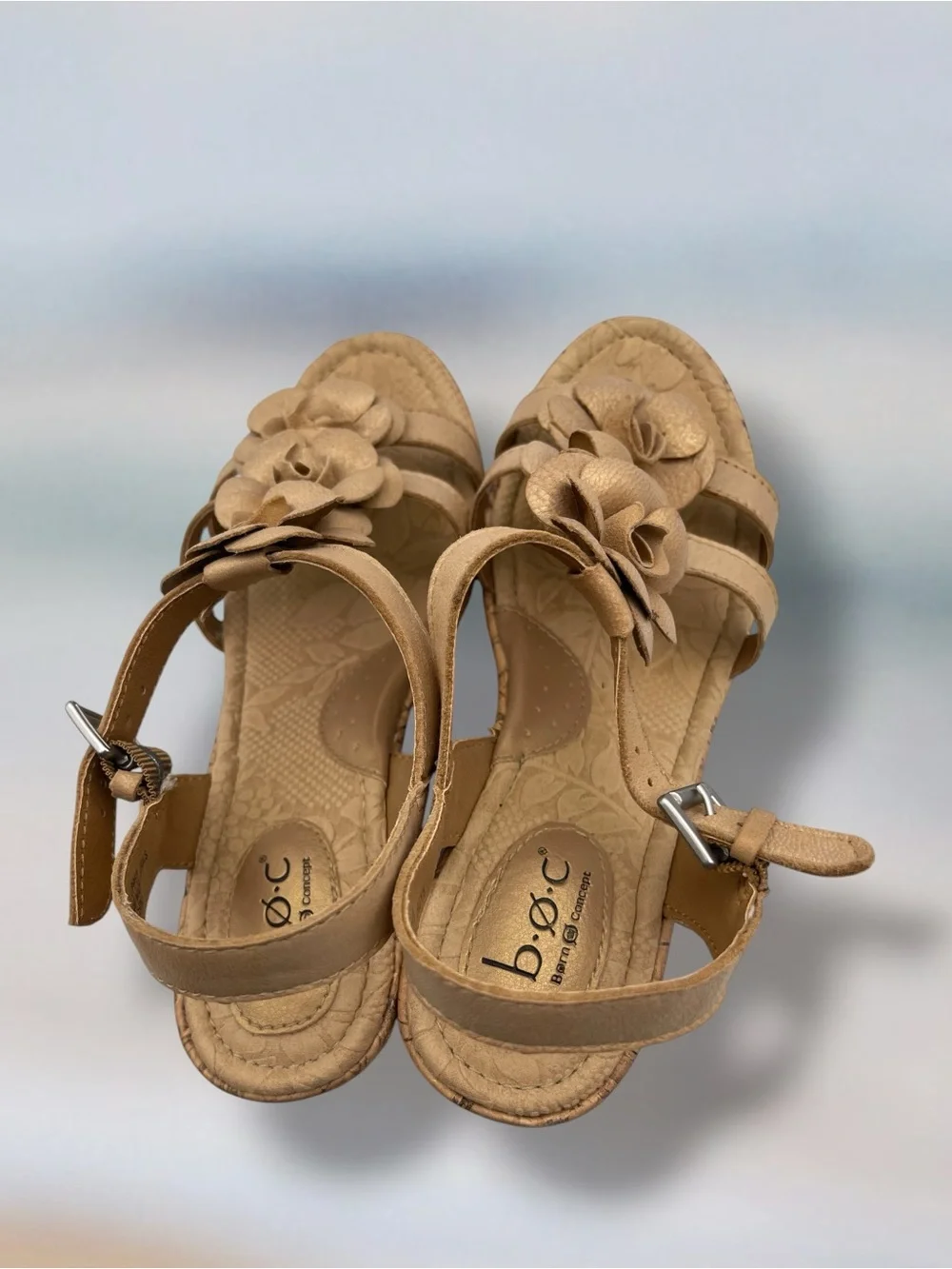 b.o.c. Born Concept Tan Leather Flower Cork Wedge Sandals Size 7